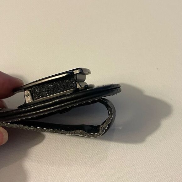 Ford Sunglass Holder for Car with Logo Black PU Leather NWT - Picture 7 of 9